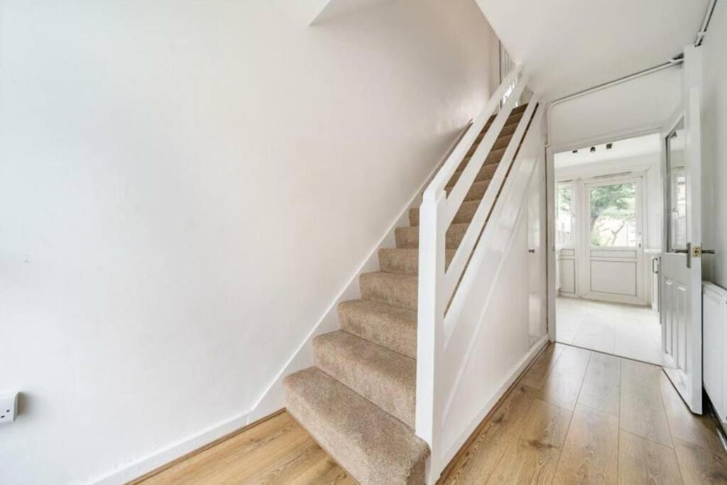 A Luxurious 3 Bed-Terrance House Βίλα Λονδίνο Εξωτερικό φωτογραφία