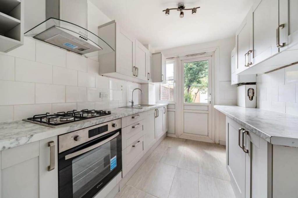 A Luxurious 3 Bed-Terrance House Βίλα Λονδίνο Εξωτερικό φωτογραφία