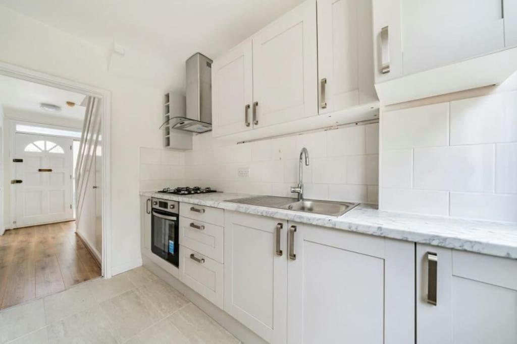 A Luxurious 3 Bed-Terrance House Βίλα Λονδίνο Εξωτερικό φωτογραφία